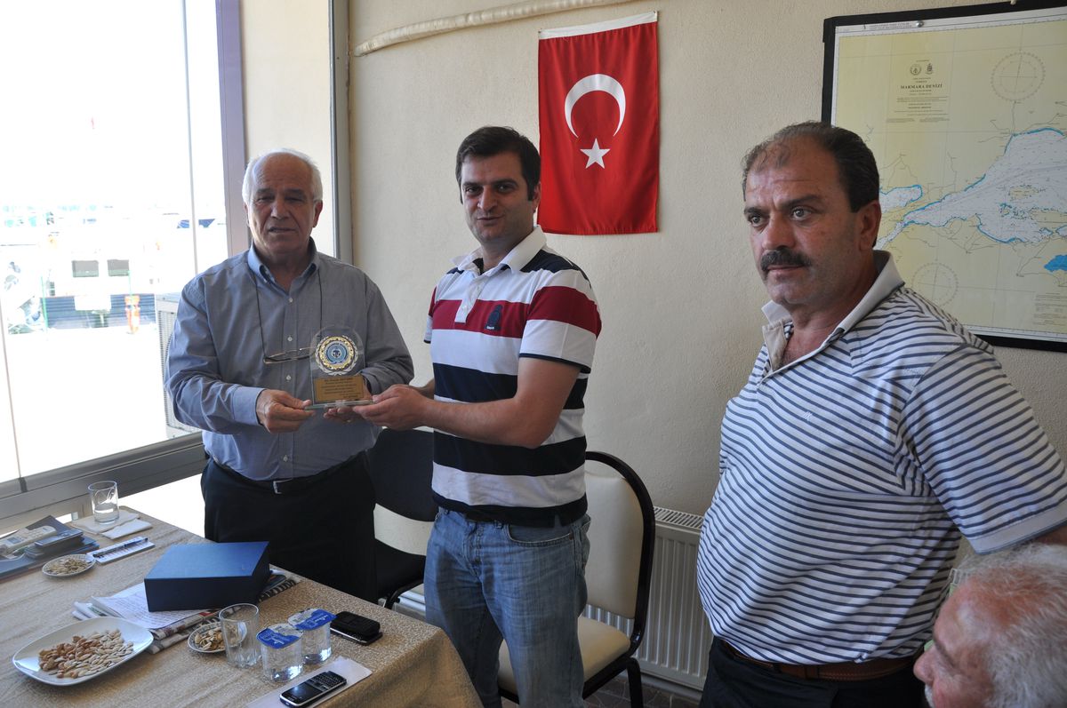 Burgazspor\'dan Başkan Aktürk\'e Teşekkürler