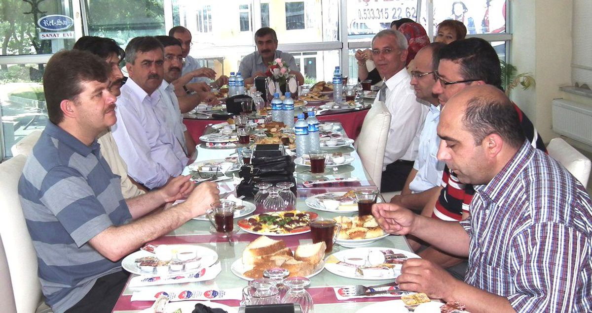 Büro Memur-Sen AK Parti Teşkilatıyla Kahvaltıda Buluştu