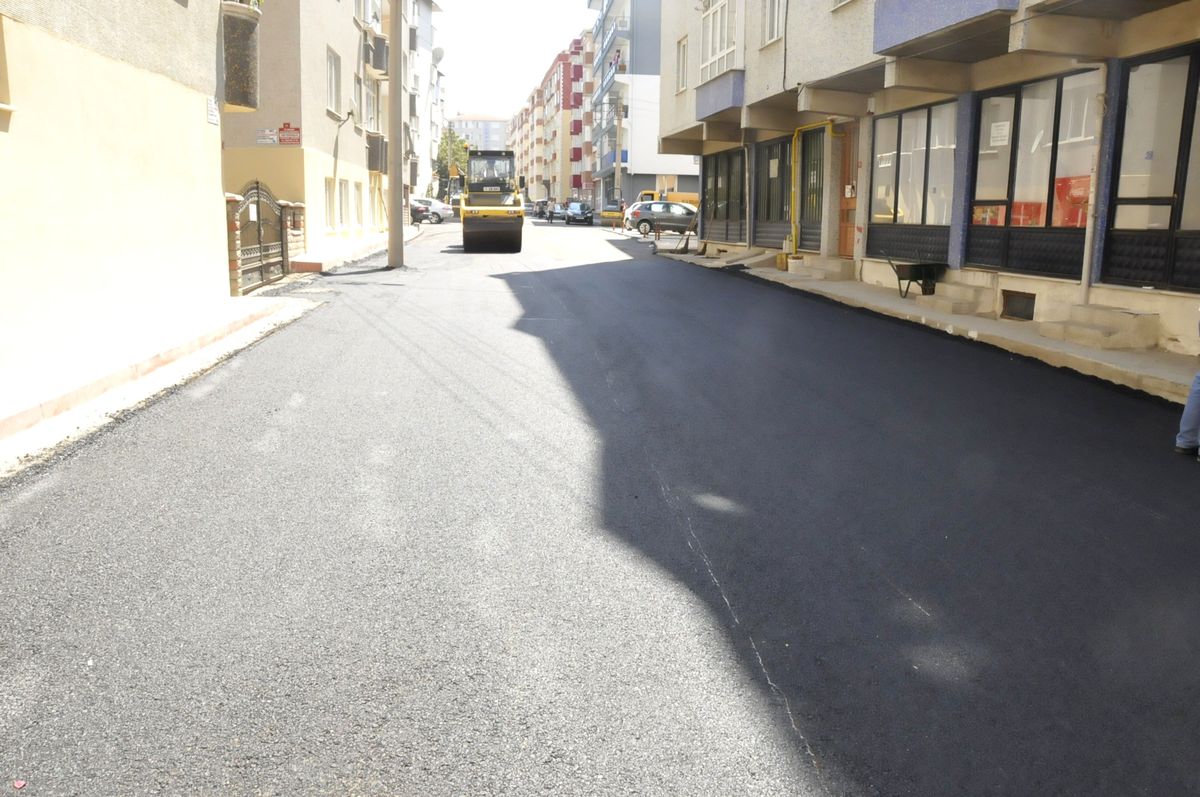 Çorlu\'da Asfaltlama Çalışmaları Sürüyor