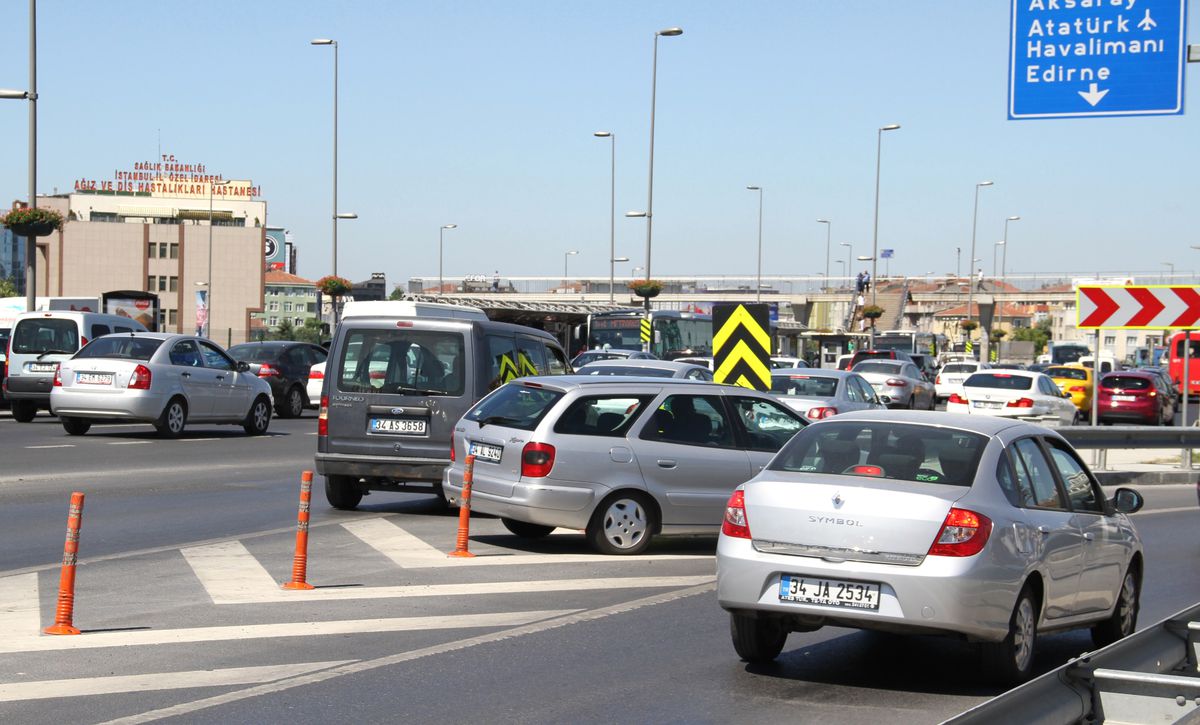 E-5\'te Trafik Geri Geri Gidiyor