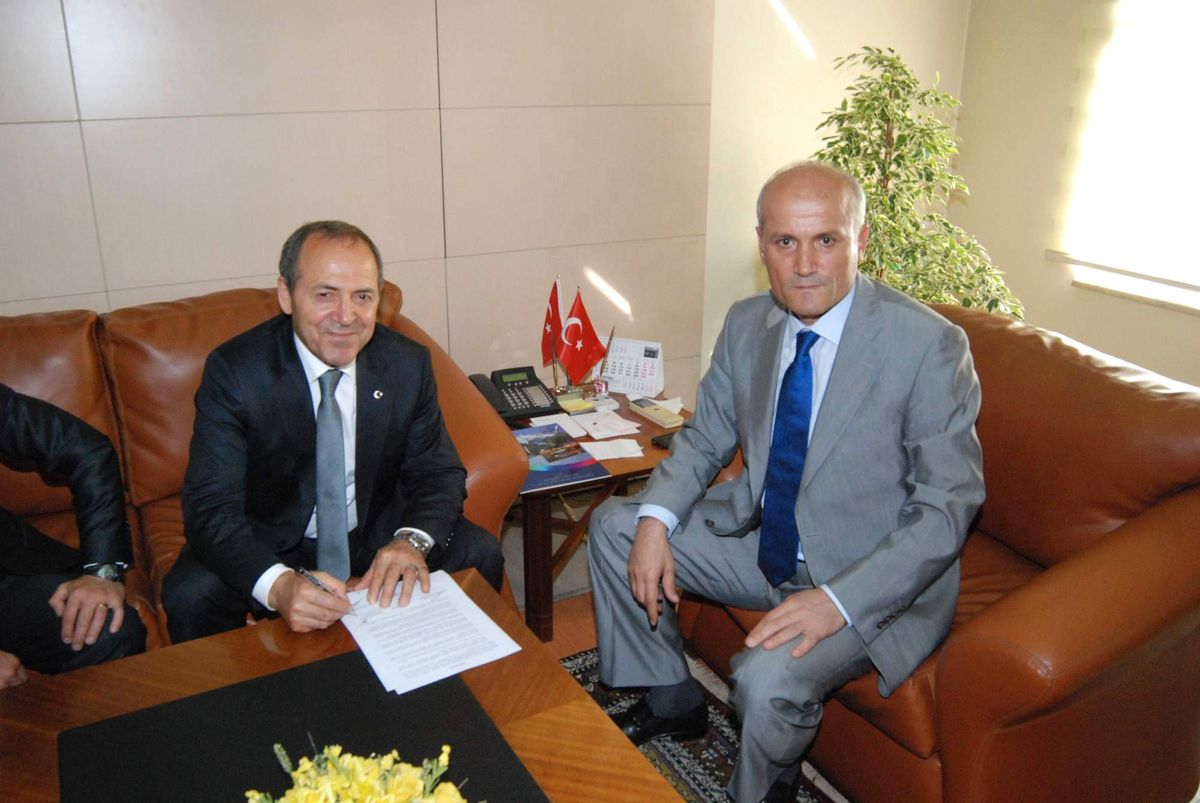 Eğitime Hayırsever Desteği Sürüyor