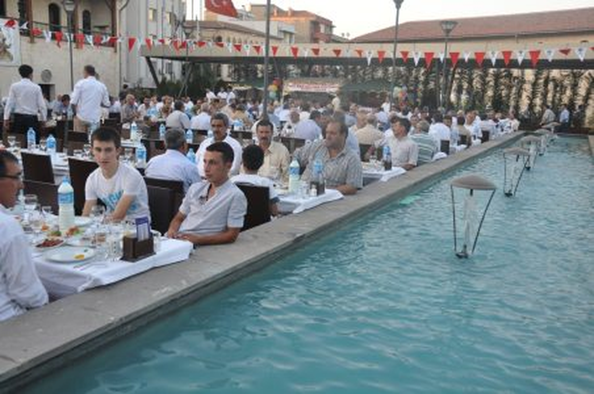Gaziantep\'te Havuz Başı Keyfi Başladı