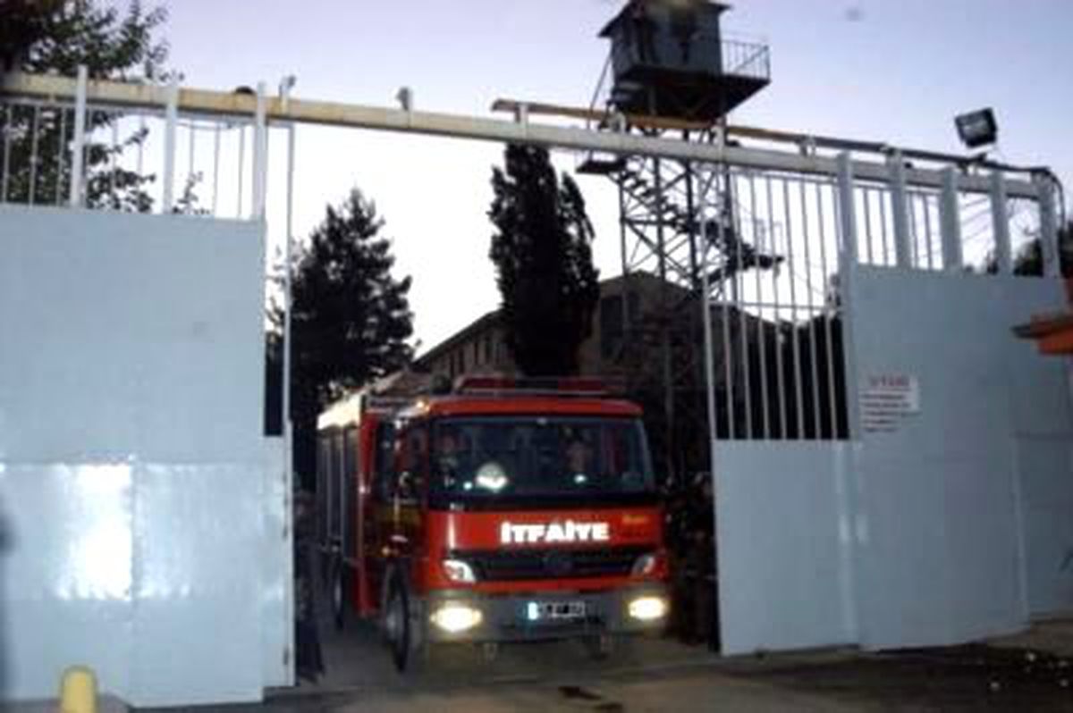 Gaziantep ve Adana Cezaevlerinde Yangın (3)