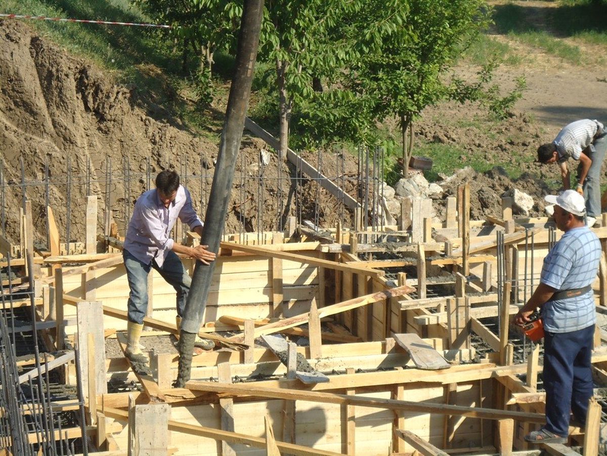 Gazinin Evinin Temeli Sakarya\'dan Götürülen Toprakla Atıldı
