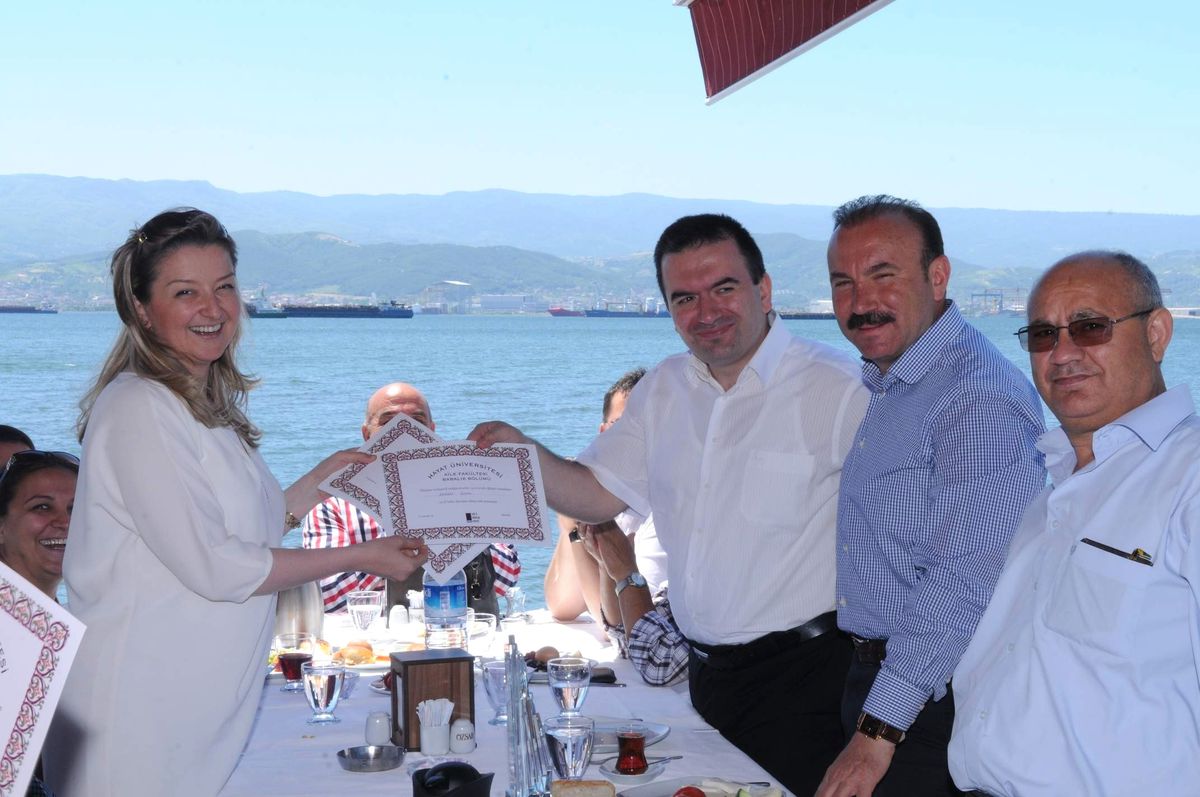 Genç İş Kadınları\'ndan Başkan Doğan\'a "Babalık Diploması"
