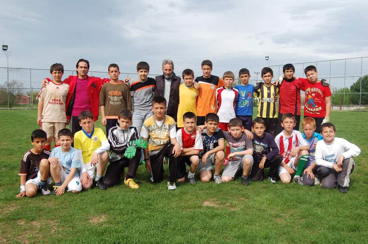 Gönen\'de Futbol Okulu Başlıyor