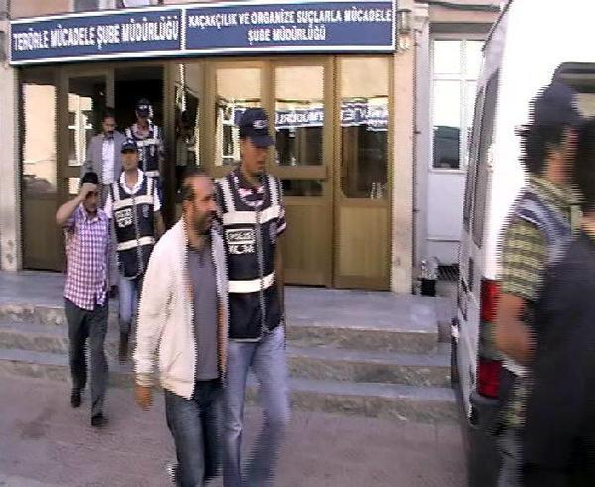 Gurbetçilerin Arazilerini Üzerlerine Geçirip Satan Şebekeye Darbe: 10 Gözaltı