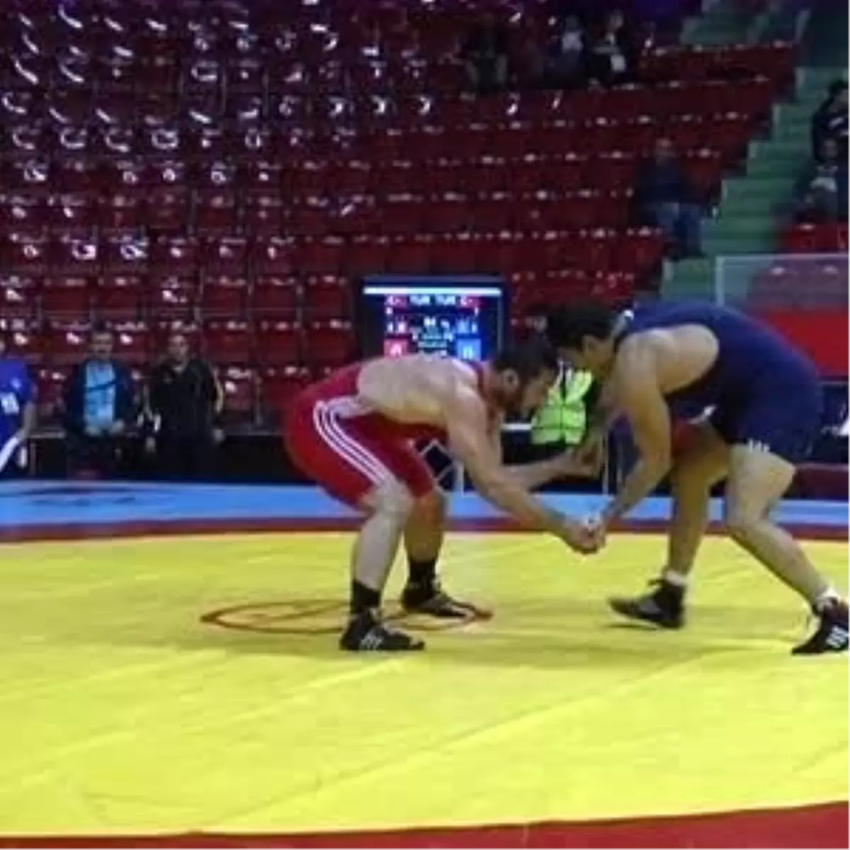 Güreşçiler, Polonya ve Ukrayna\'dan Madalyalarla Döndü