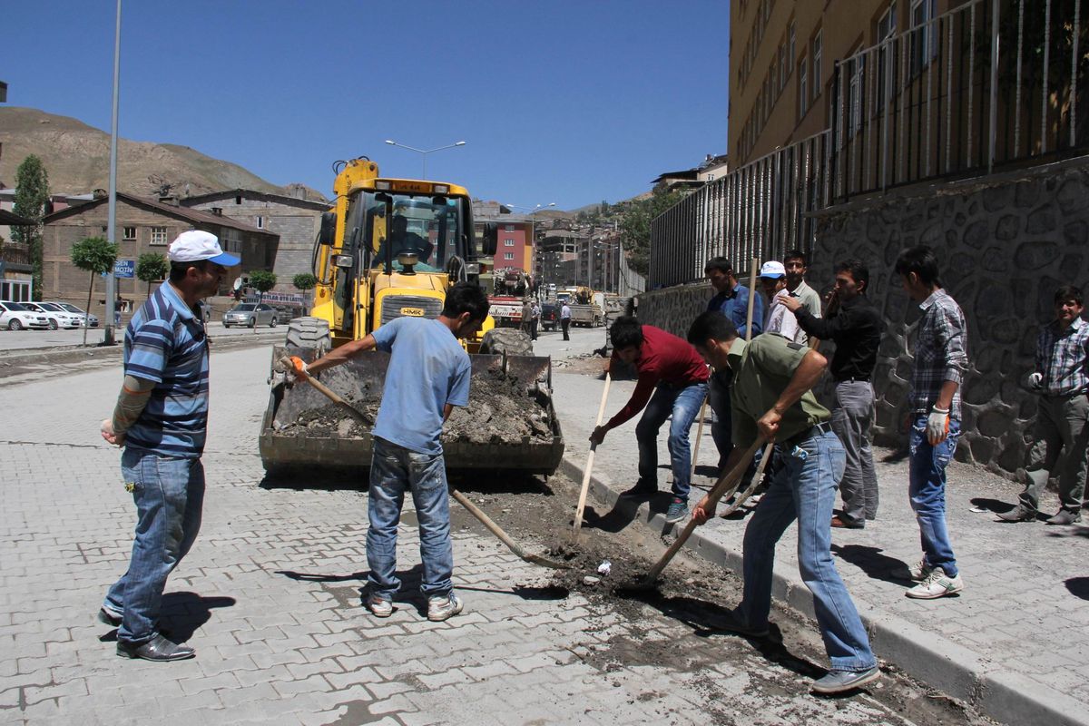Hakkari Belediyesi\'nden Çevre Temizliği