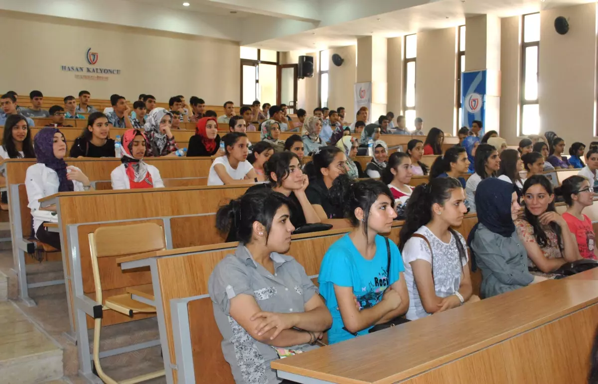 Hasan Kalyoncu Üniversitesi\'nde Lise Öğrencilerine Yabancı Dil Eğitimi