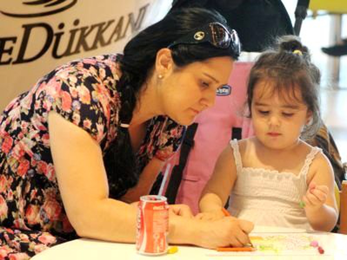"Kes yapıştır ve Resim Boyama" Aktivitesi