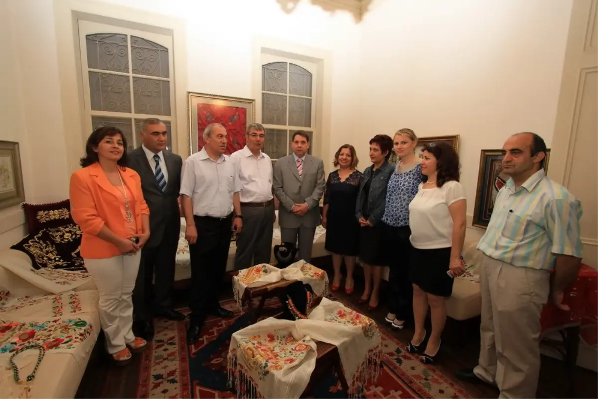 Konak Halk Üniversitesi 2012 Yılı Mezunlarından Muhteşem Sergi