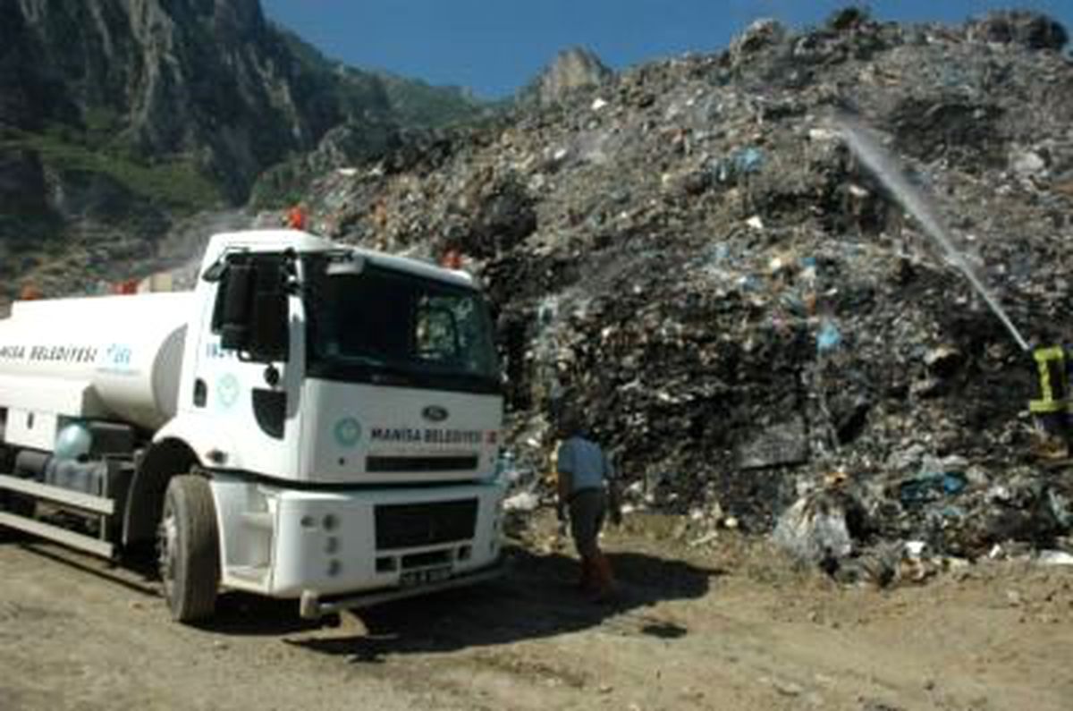 Manisa Şehir Çöplüğündeki Yangın