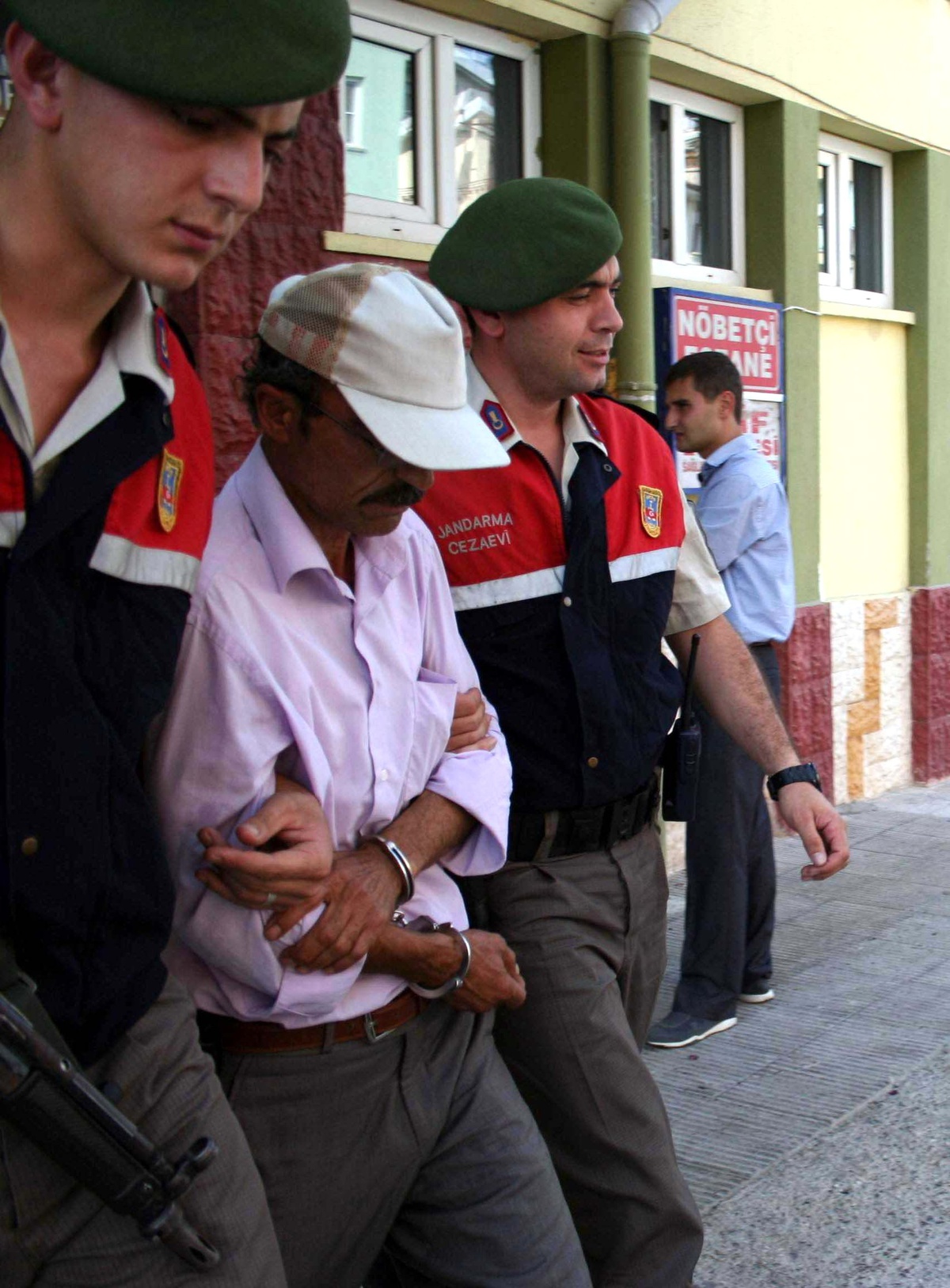 Mazot Hırsızları Güvenlik Kamerasında