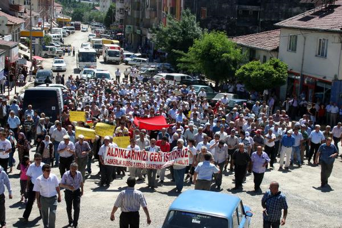 Mengen\'de Adliyenin Kapatılması Protesto Edildi