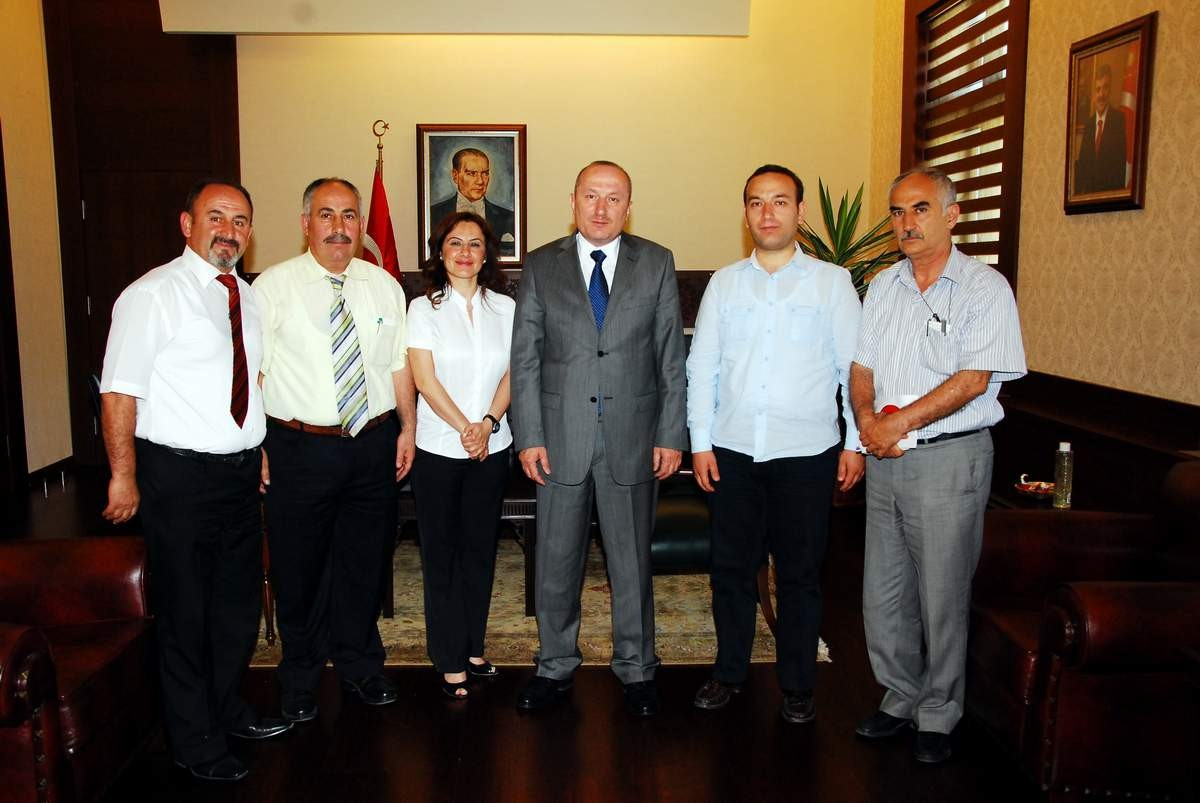 Nasreddin Hoca Derneği Eskişehir Valisi Kadir Koçdemir\'i Ziyaret Etti
