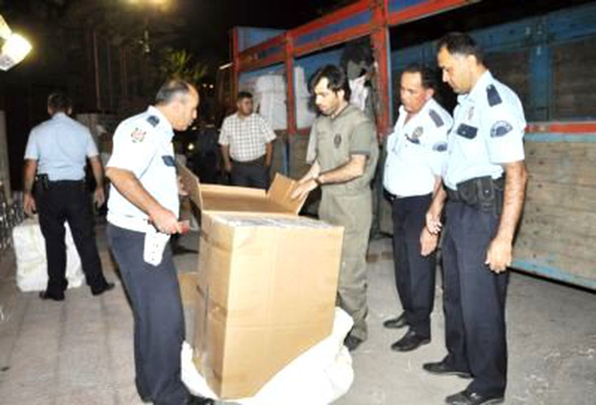 Samsun\'da 200 Bin Adet Kaçak Sigara Kağıdı Ele Geçti