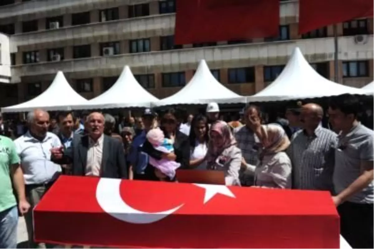 Şehit Polis Memuru Zekeriya Yurdakul İçin Tören Düzenlendi ( Geniş Haber )