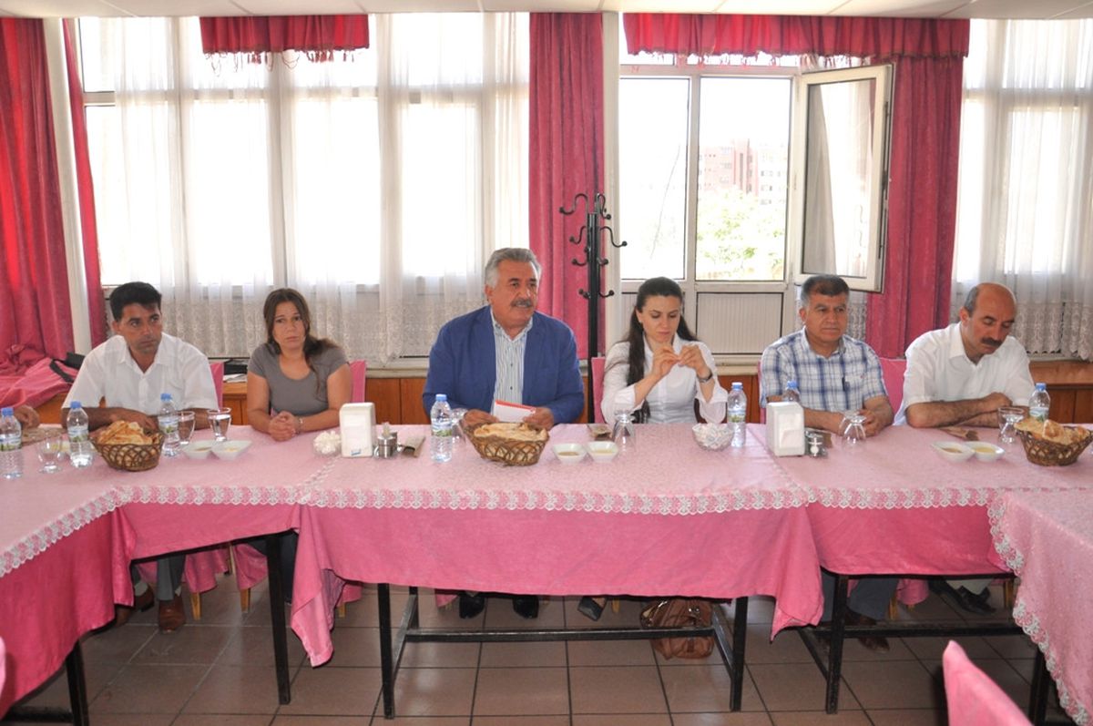 Siirt Belediye Başkanı Selim Sadak\'tan Rüşvet İddialarına Yanıt