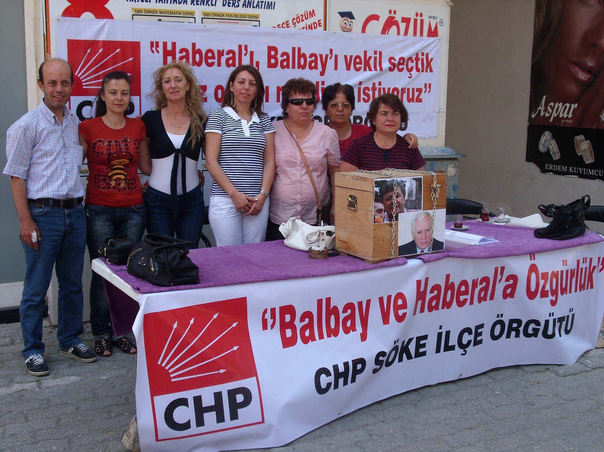 Söke CHP\'den Tutuklu Vekiller İçin İmza Kampanyası