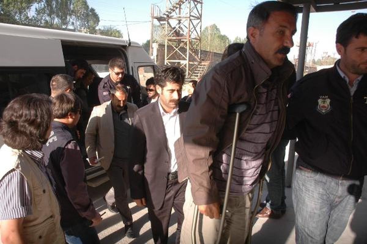 Tutuklu Van Belediye Başkanı Görevden Uzaklaştırıldı