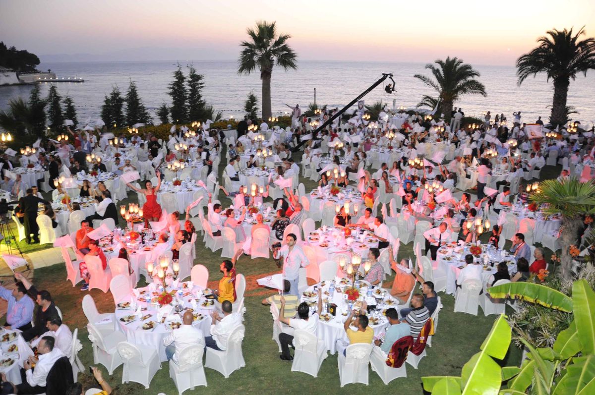 Aysal, Taraftardan 5'er Lira İstedi