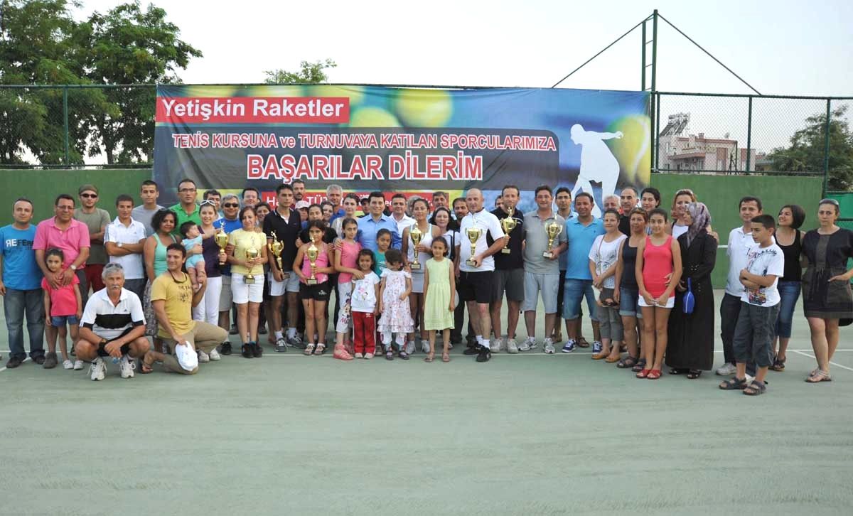 Veteranlar Tenis Turnuvası\'nda Şampiyonlar Belli Oldu