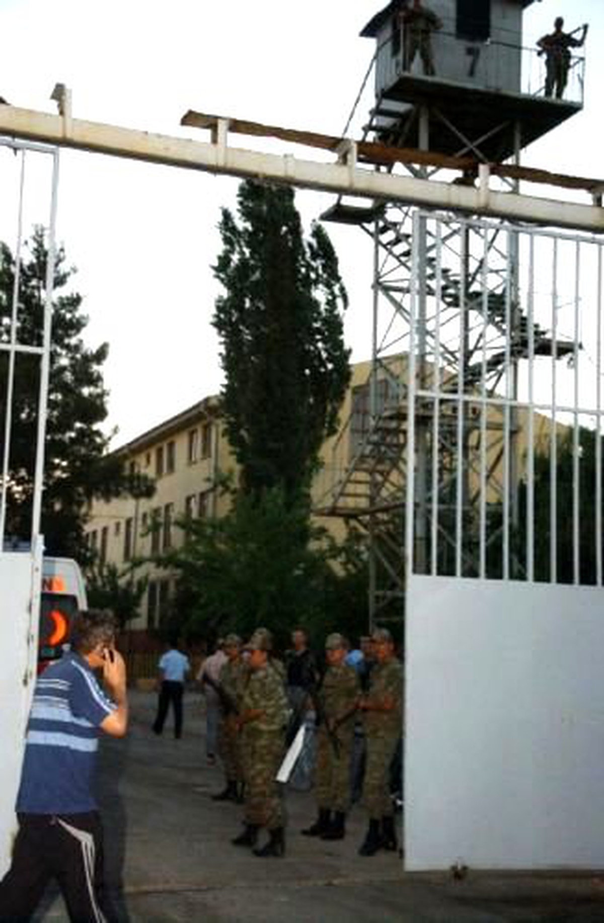 (Yeniden) - Adana Gaziantep ve Ceyhan Cezaevlerinde Yangın: 24 Yaralı