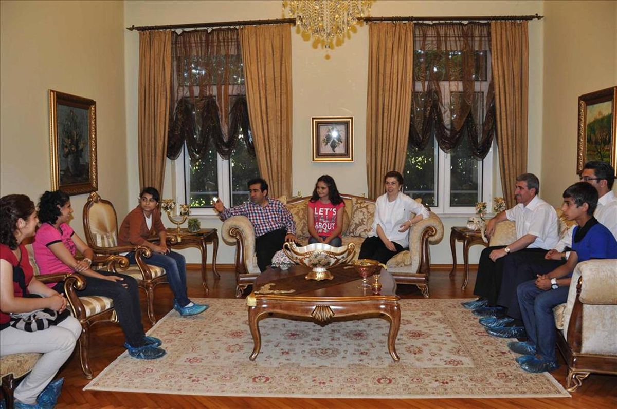 Yuva Çocuklarının Vali Güzeloğlu'na Babalar Günü Ziyareti