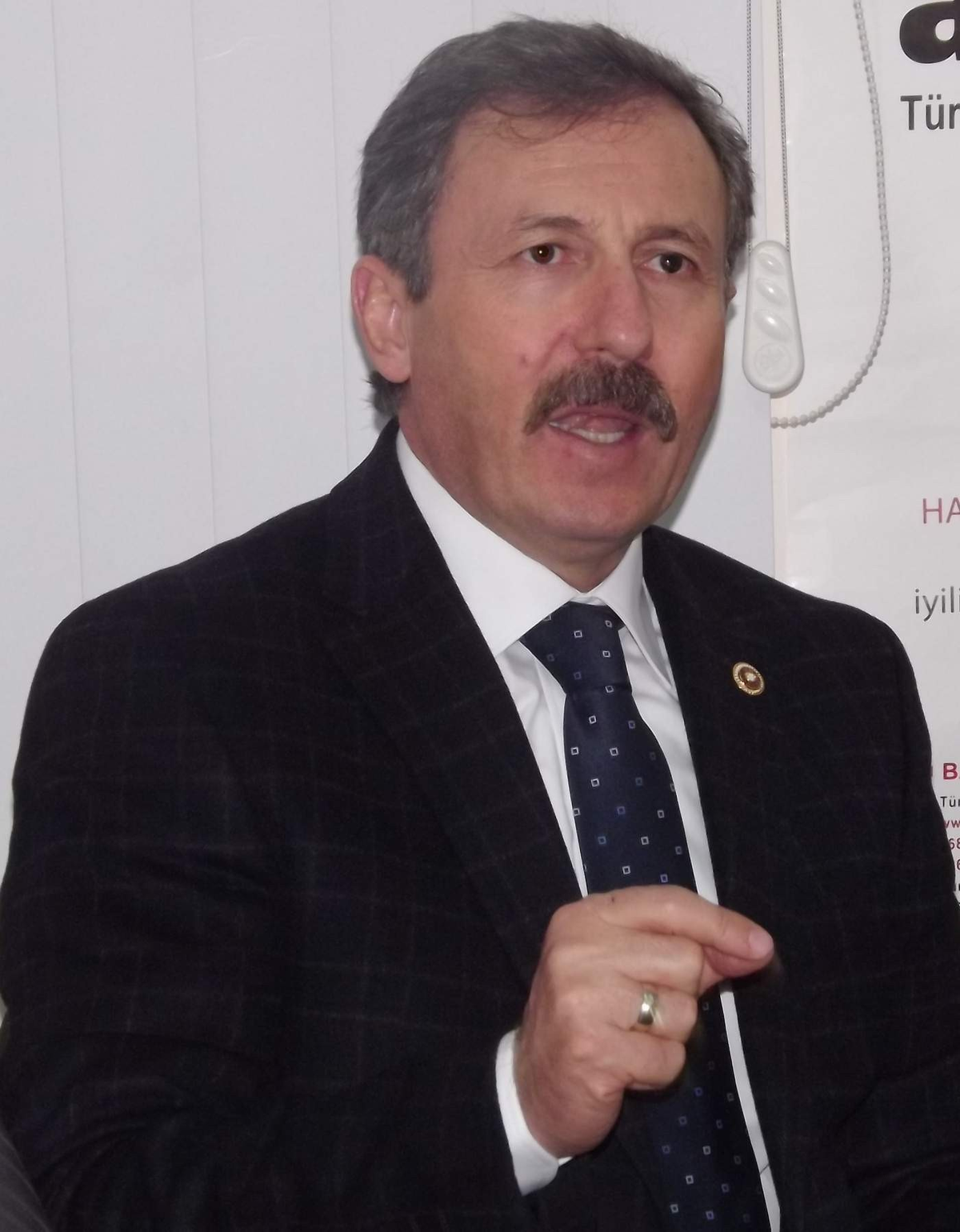AK Parti\'li Özdağ: "Öcalan\'ın Ev Hapsi Değil Daha Ağır Bir Ceza ile Cezalandırılması Konuşulmalıdır"