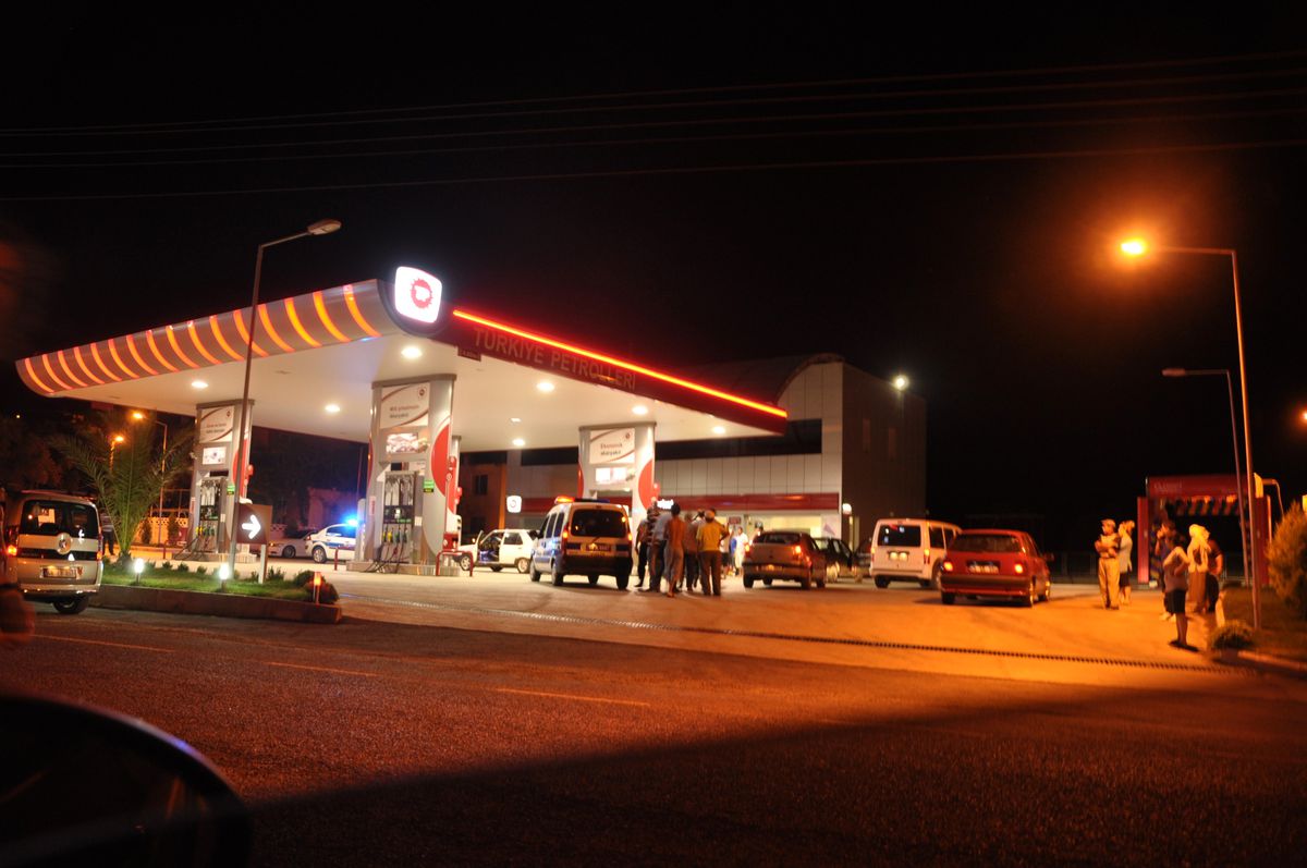 Akaryakıt İstasyonunda Tüfekli Kavga