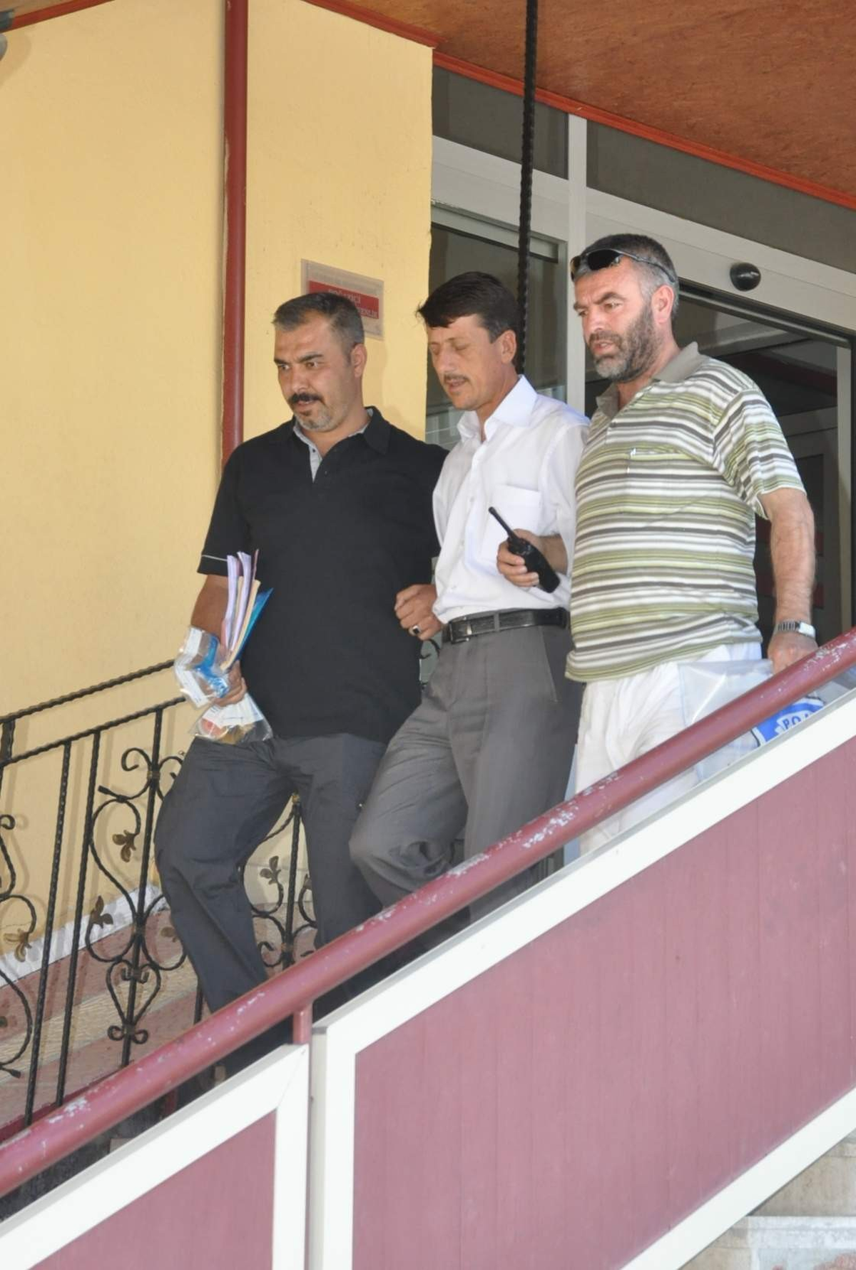 "Albayım" Diyerek 100 Bin Lira Çarptı