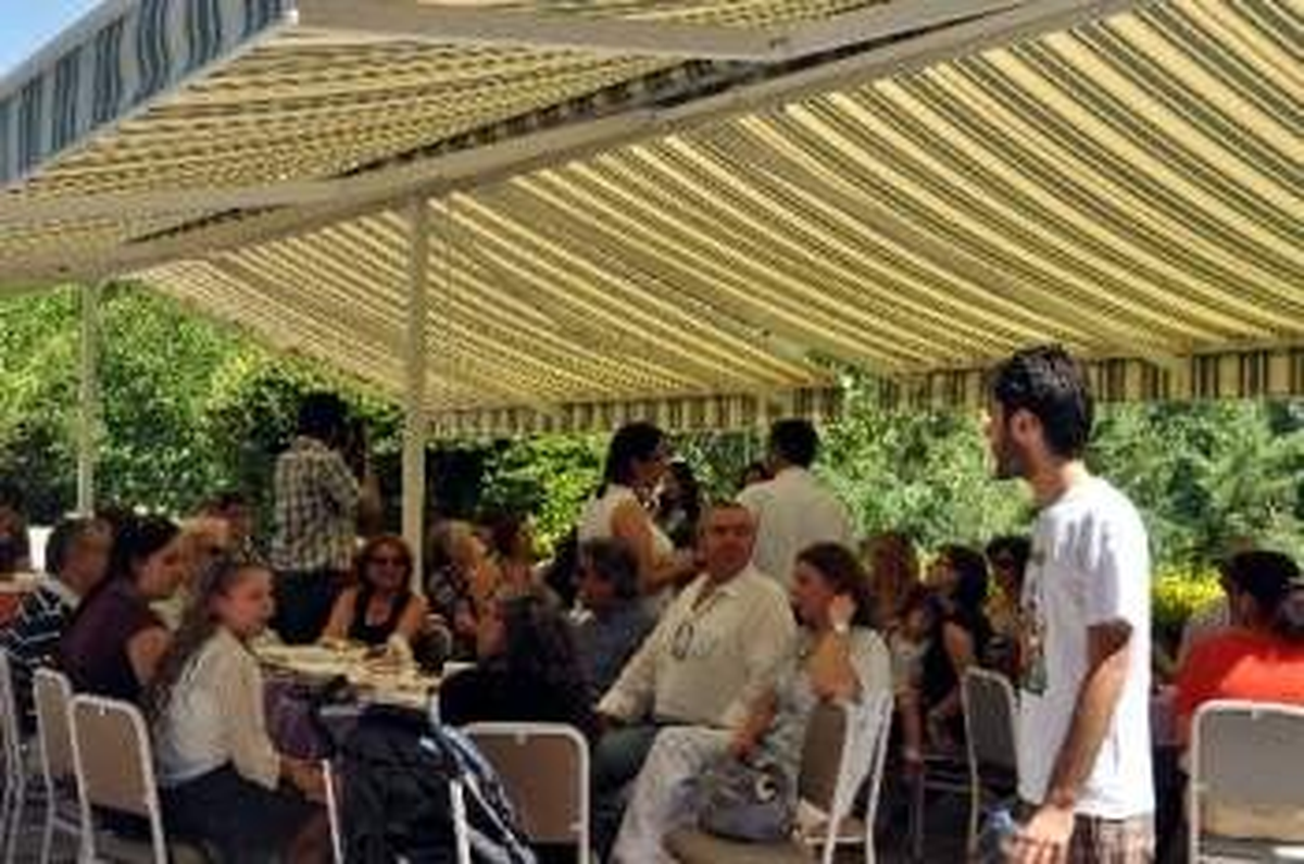 Aü Turizm Fakültesi Öğrencilerinin Mezuniyet Coşkusu