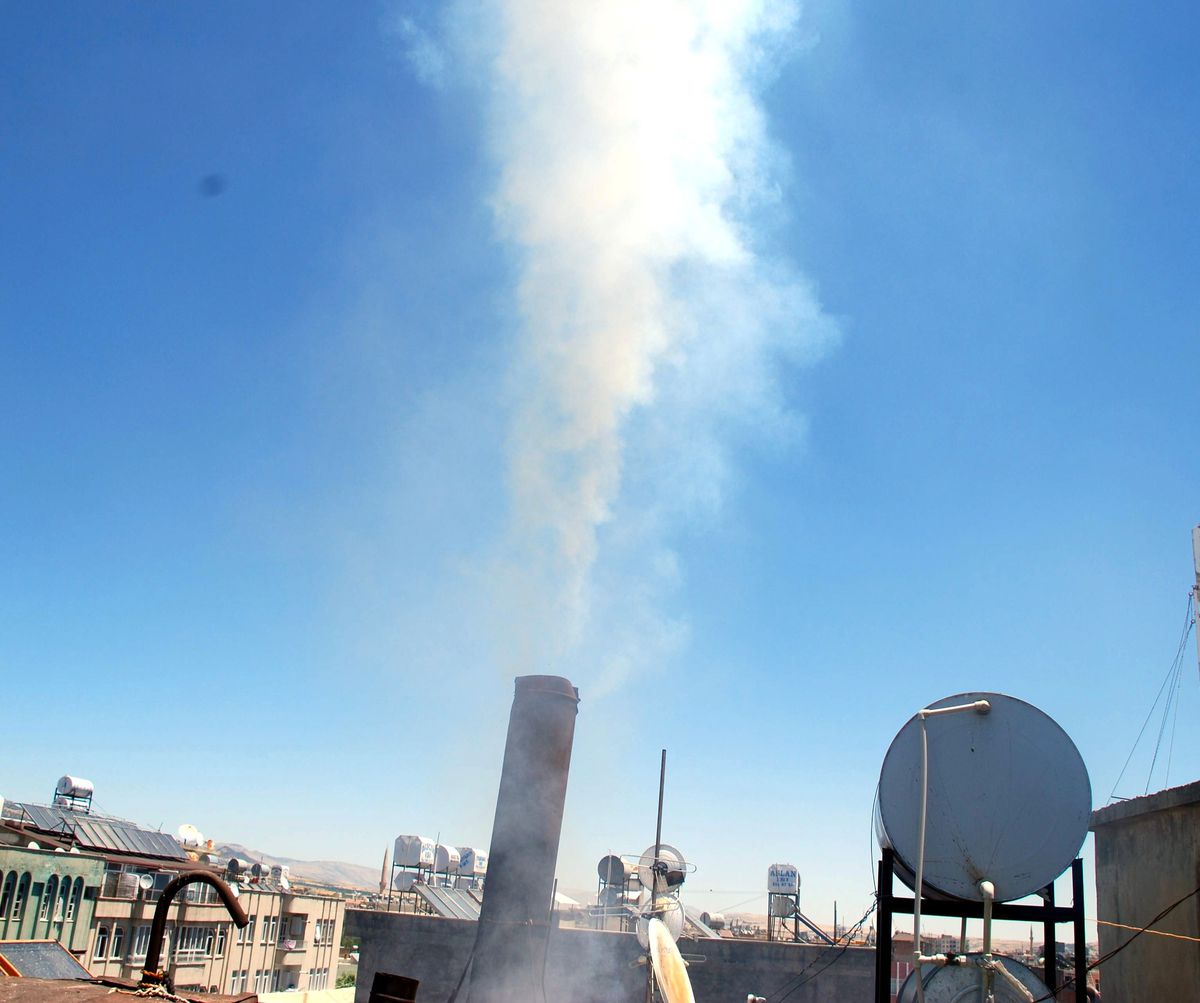 Baca Yangını Çarşı Merkezinde Paniğe Neden Oldu