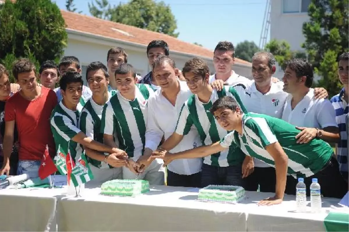 Bursaspor Alt Yapıdan 5 Futbolcuyla İmzaladı