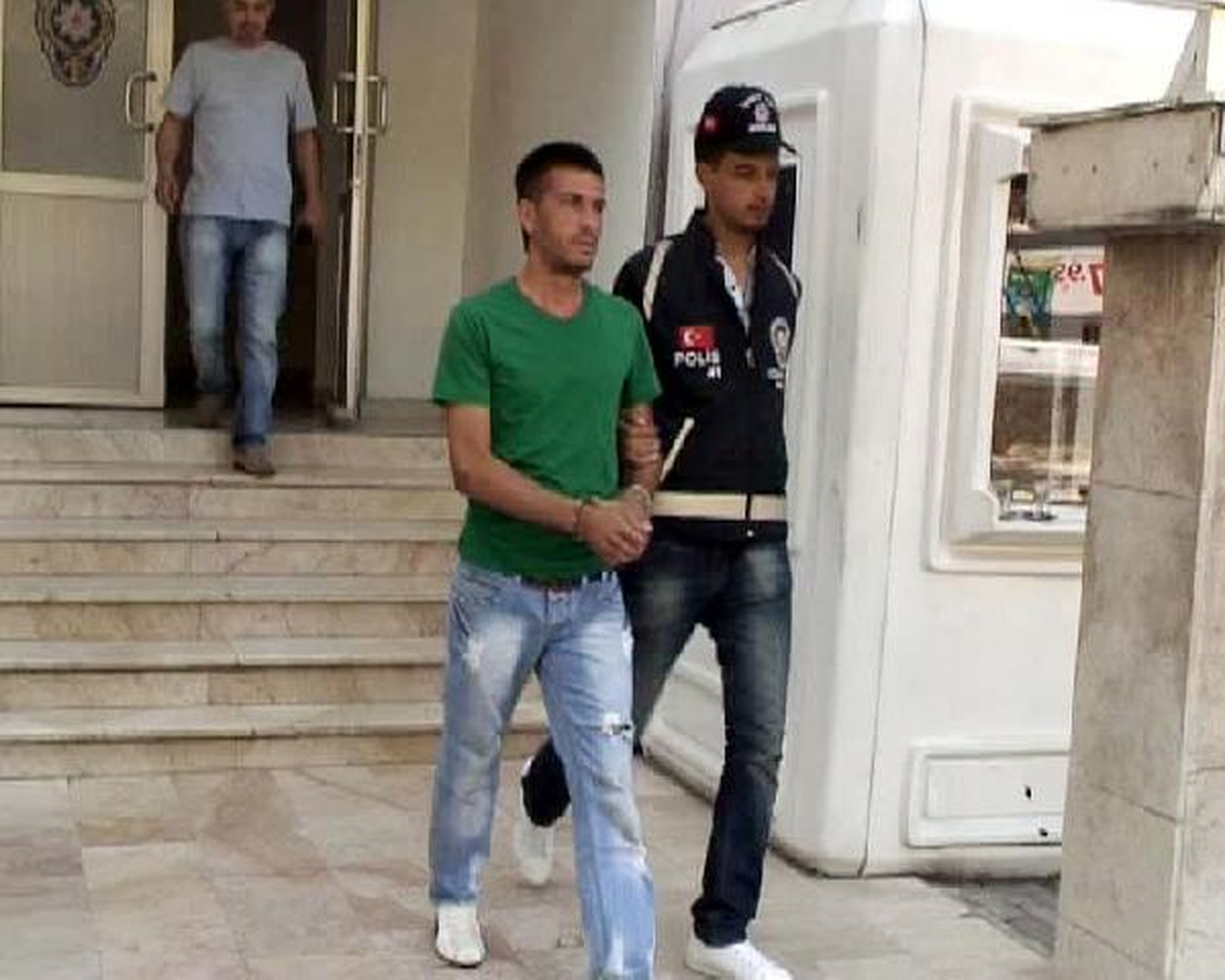 Dedesine Kızdı Kendini Yakmak İstedi