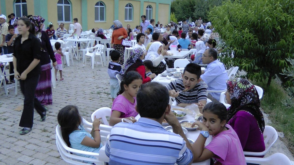 Fethiye\'de Bereket ve Şükür Yemeği