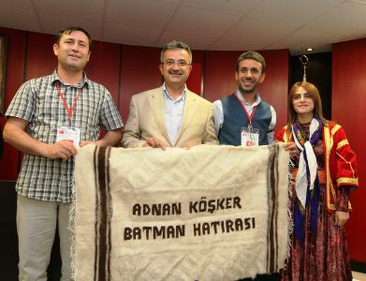 Folklorcuları Köşker Karşıladı