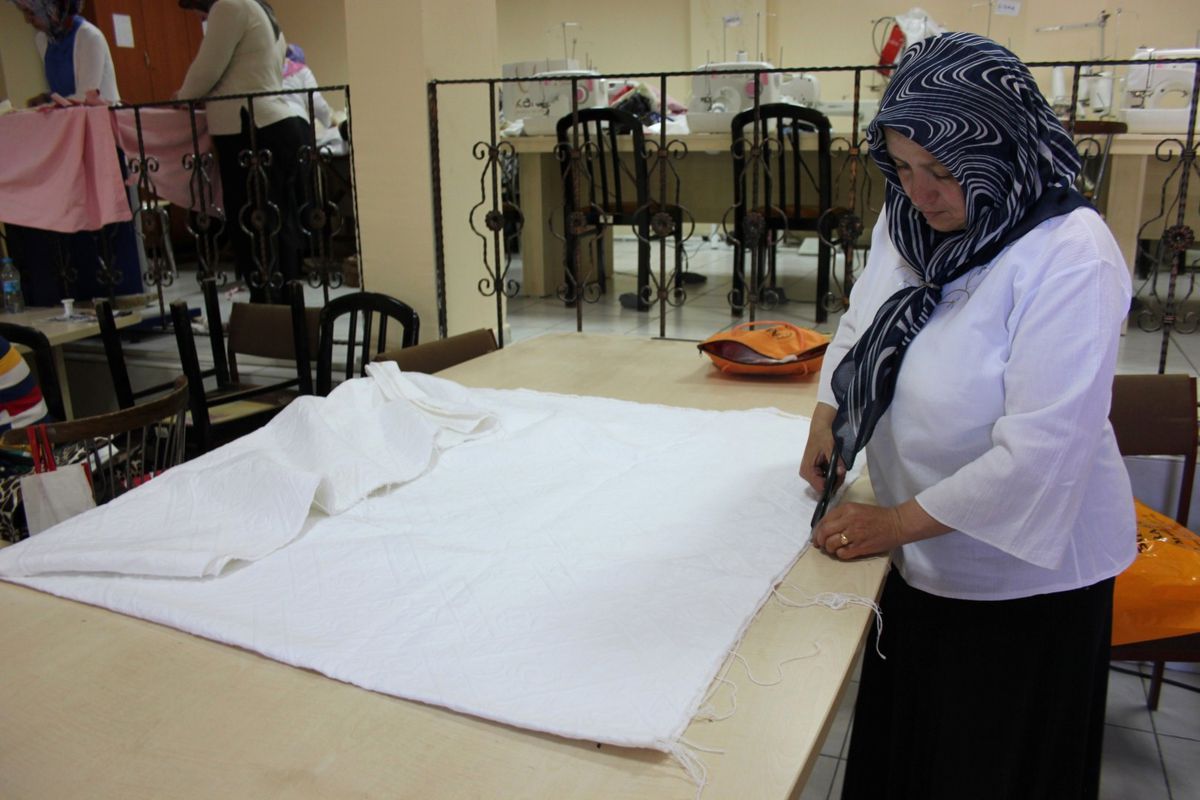 Hem Meslek Öğreniyorlar Hem El Becerilerini Geliştiriyorlar