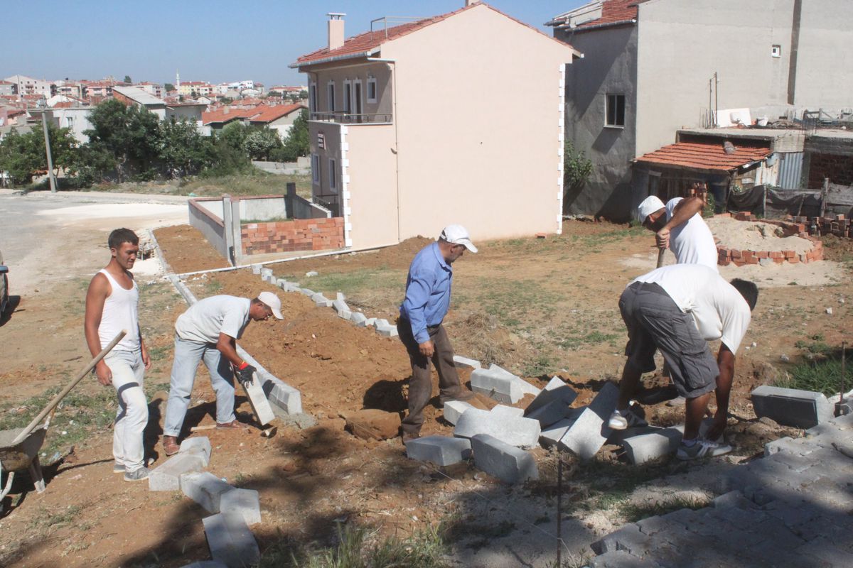 Keşan Belediyesi Ekipleri Çalışmalarını Sürdürüyorlar.