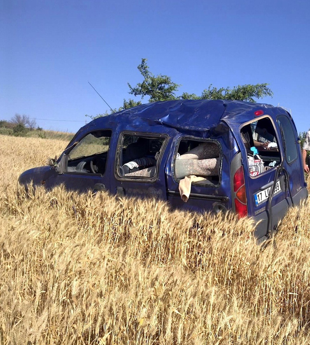 Kızlarının Mezuniyet Törenine Katılan Aile Dönüşte Kaza Yaptı: 2 Yaralı