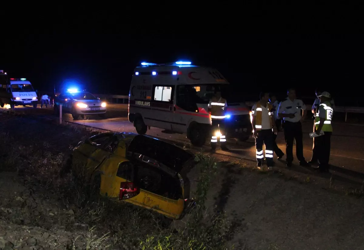 Kontrolden Çıkan Otomobil Takla Attı