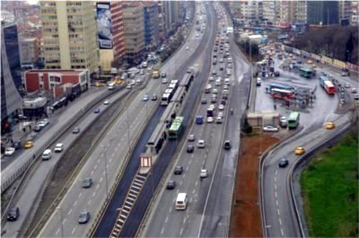 Mecidiyeköy Metrobüs İstasyonuna Yeni Düzenleme