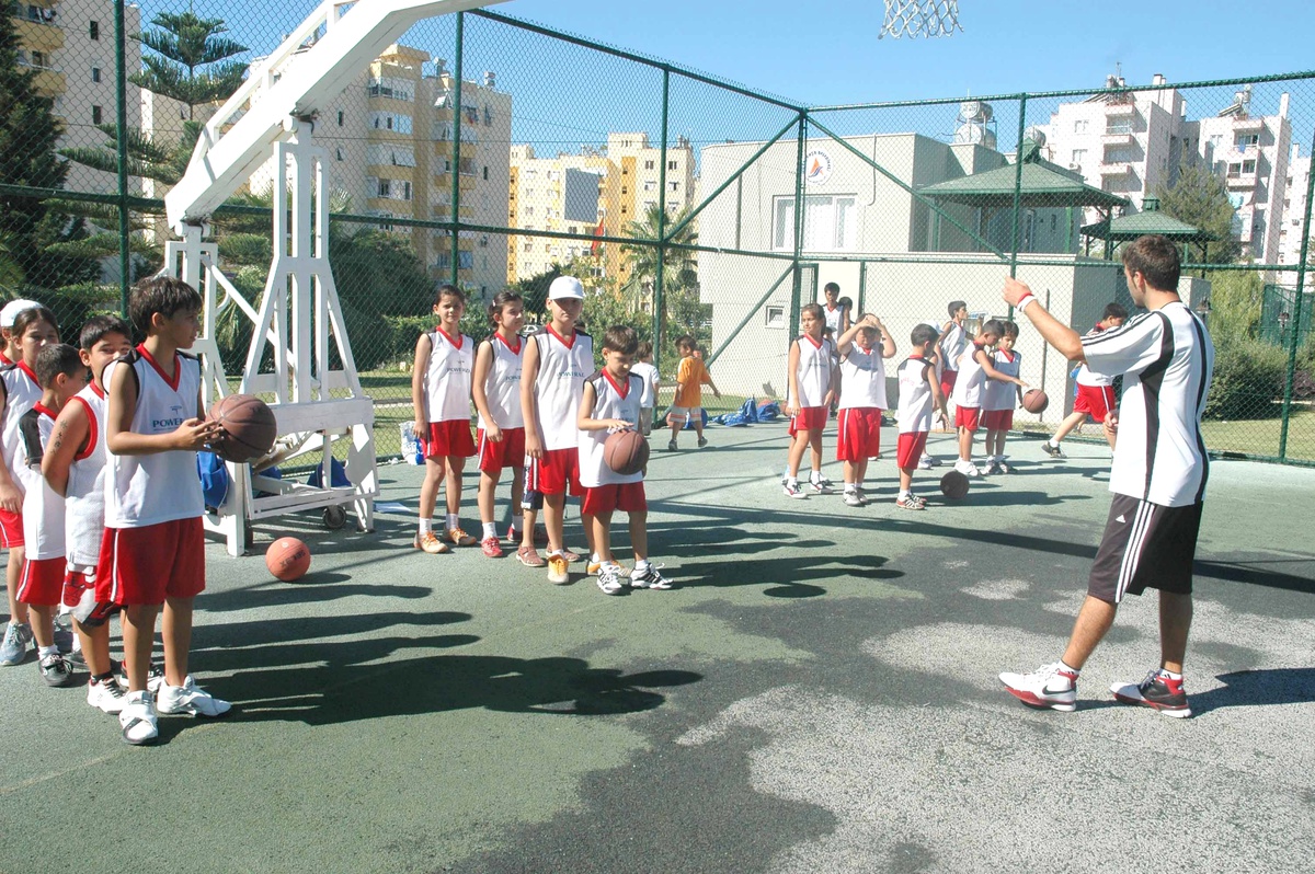 Muratpaşa Belediyesi 6 Branşta Yaz Spor Okulu Açıyor