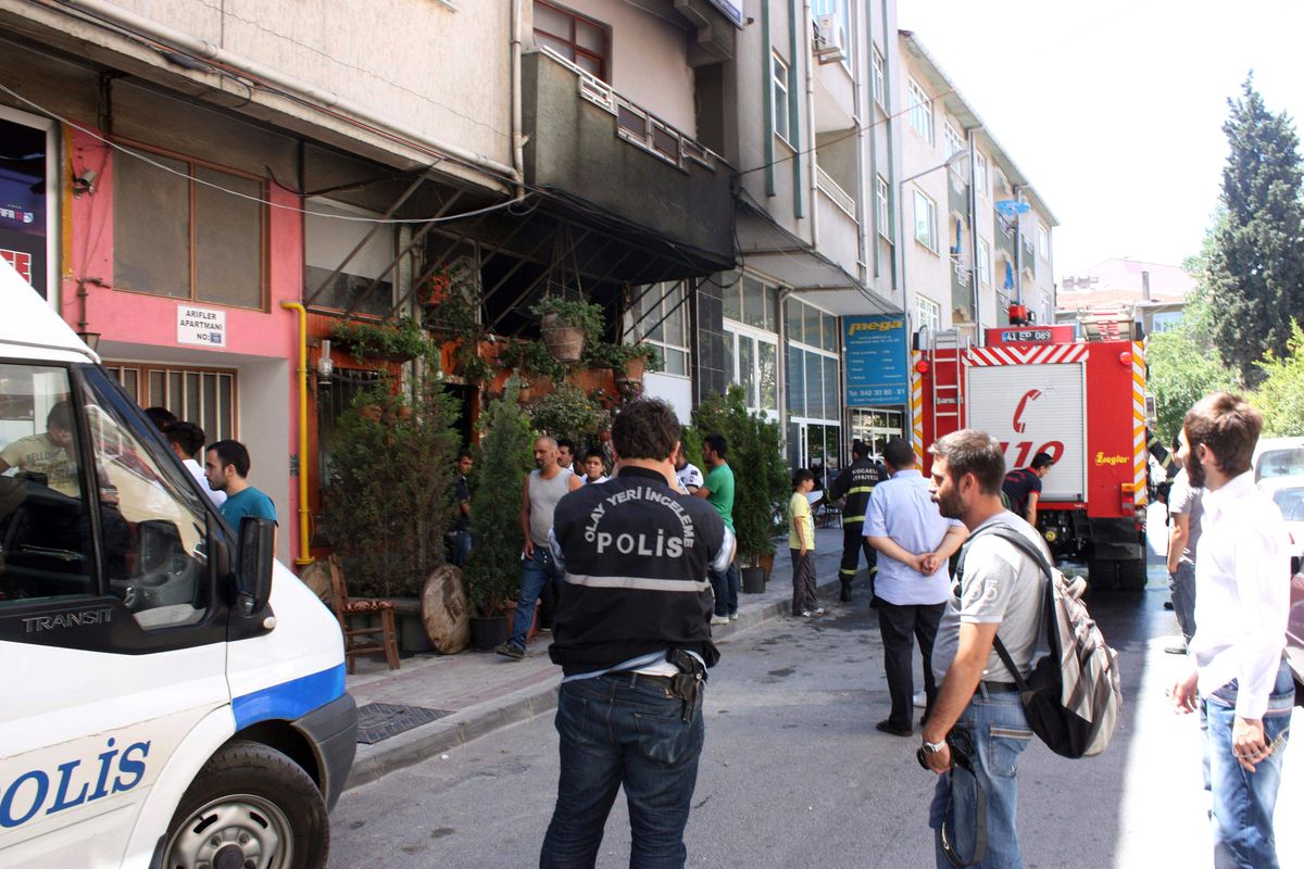 Nargile Közü Yangına Neden Oldu