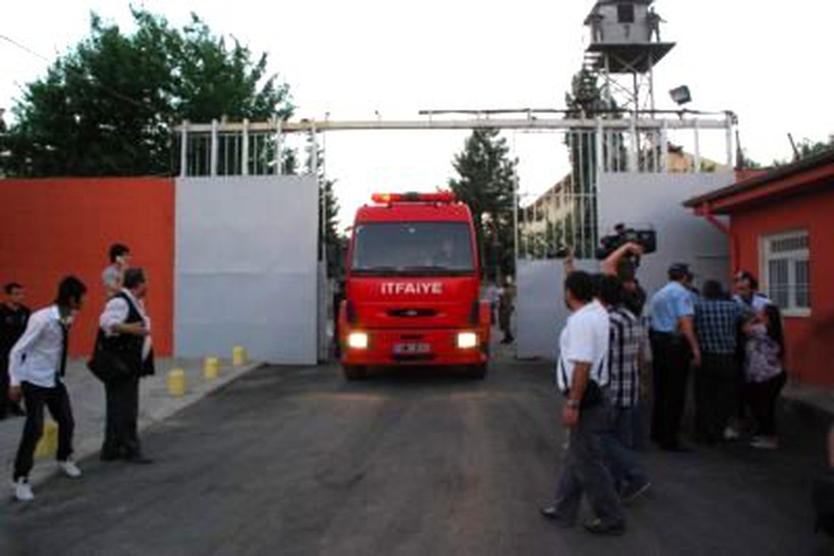 Şanlıurfa Cezaevi\'ndeki İkinci Yangın