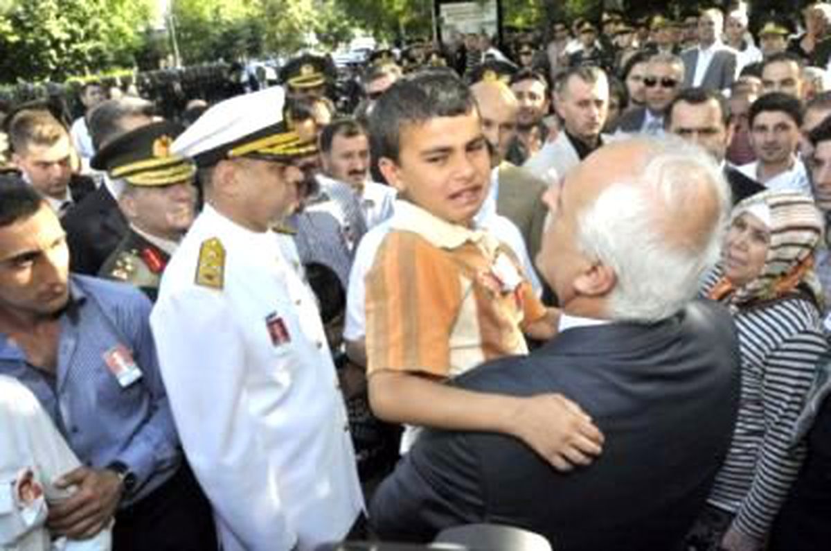 Şehit Er Son Yolculuğuna Göz Yaşlarıyla Uğurlandı