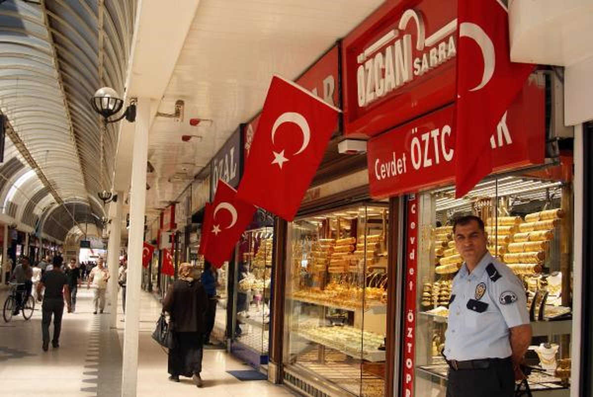 Teröre Esnafın Bayraklı Tepkisi