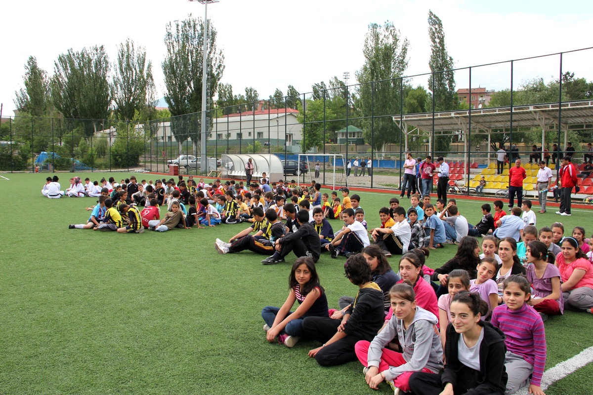 Yaz Spor Okullarına Renkli Açılış