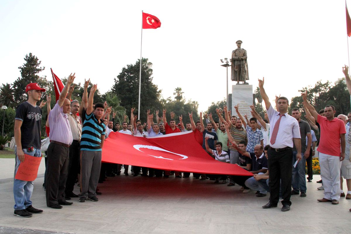 Adana\'da "Terör" Protestosu